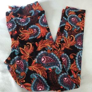 🔥HOT PRICE🔥 Lularoe Tall&Curvy leggings